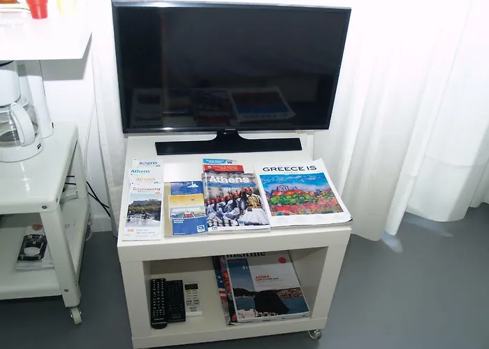 Newly Renovated Apt In Kolonaki